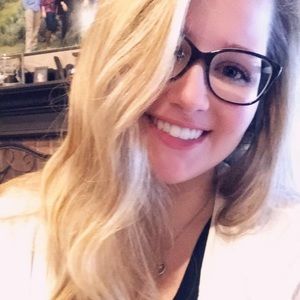 Meet your Posher, Abigail